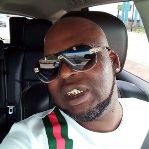 Meet your Posher, Troy